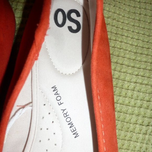 NEW SO Super comfy Memory Foam Hitidekci  Style  Orange Flats - Size: 10M - Picture 10 of 10